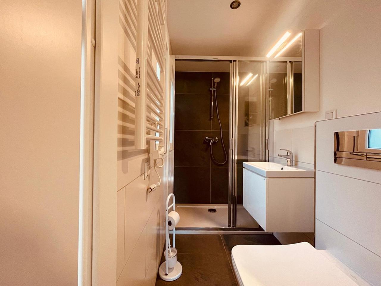 Hotel Regenbogen Suhrendorf à Ummanz Extérieur photo