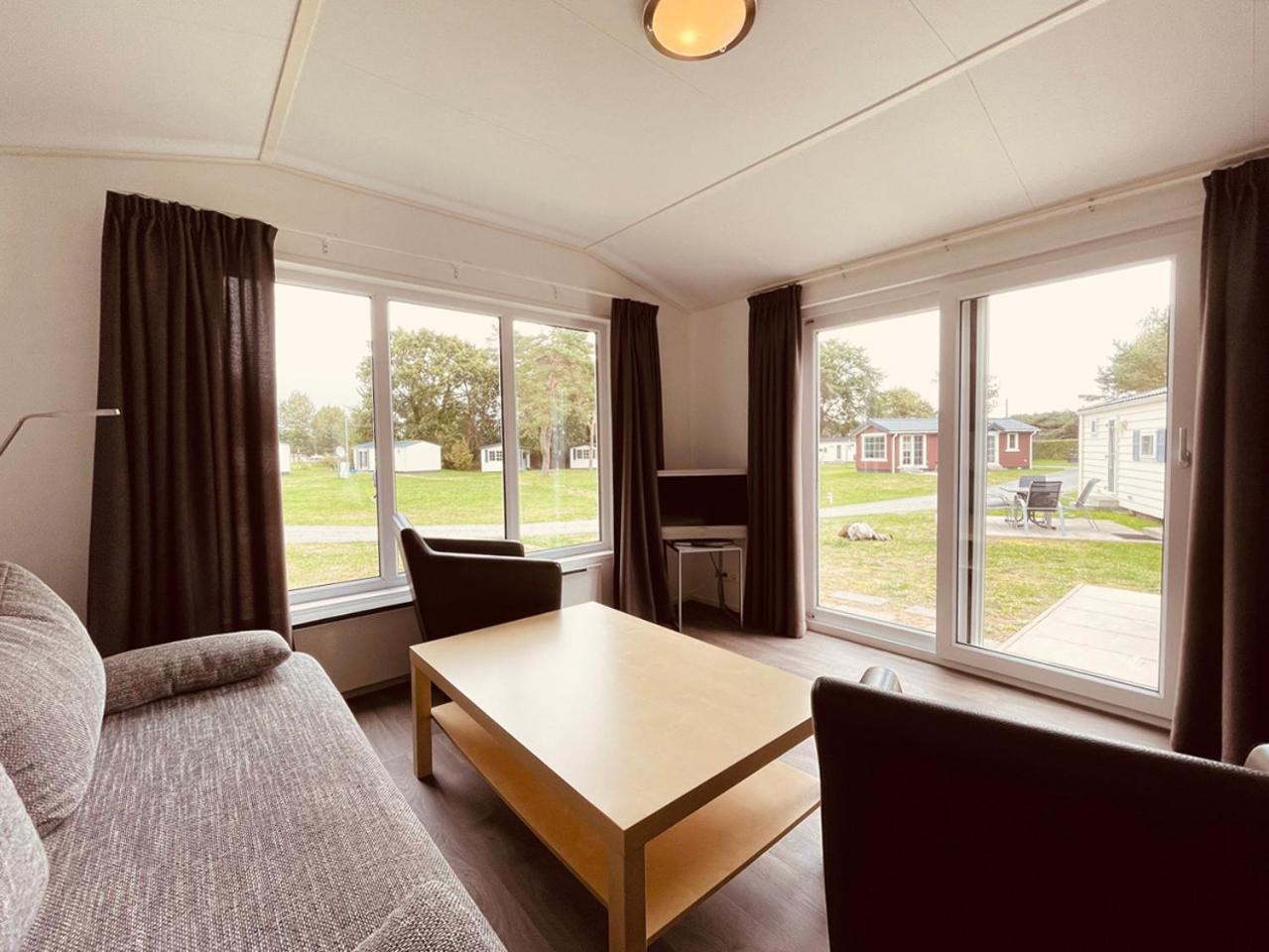 Hotel Regenbogen Suhrendorf à Ummanz Extérieur photo